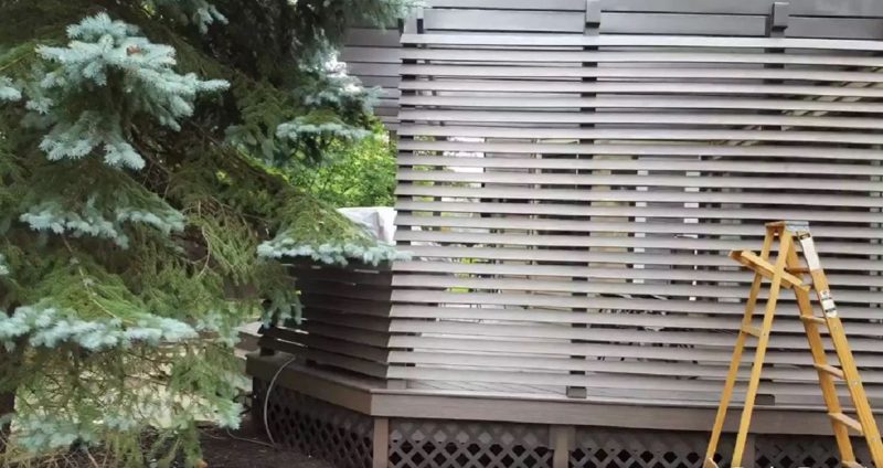 Horizontal deck privacy screen built by Wheeler Construction